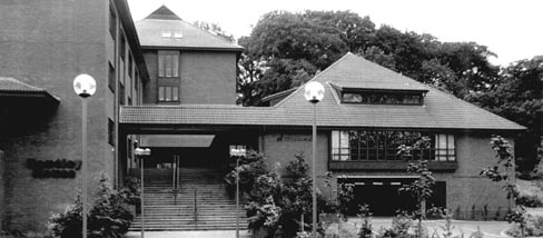 Bentley House, 1983. (31kB)